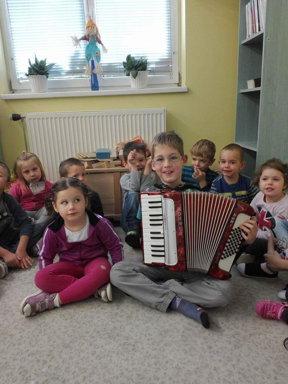 Koncert a röszkei óvodában