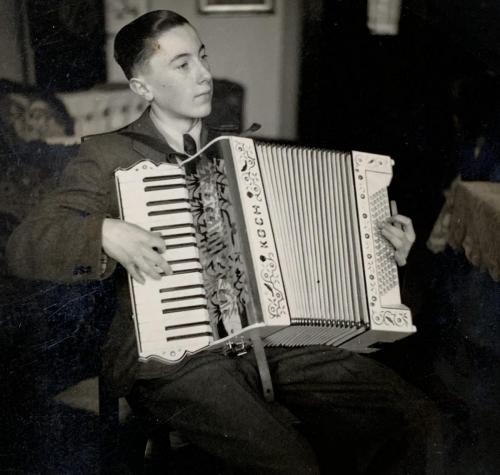 1935