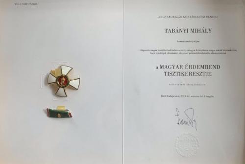 A Magyar Érdemrend Tisztikeresztje